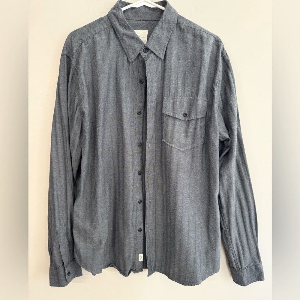 Men’s large American Eagle button down